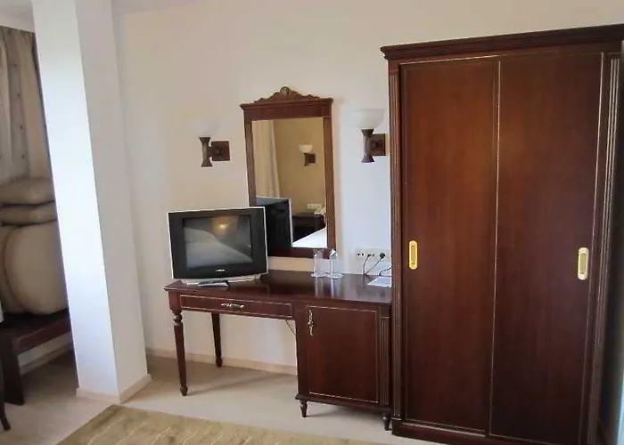 Hotel кастело сан марино 4*